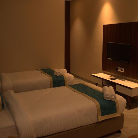 Hotel Tanisha Kishanganj ภายนอก รูปภาพ