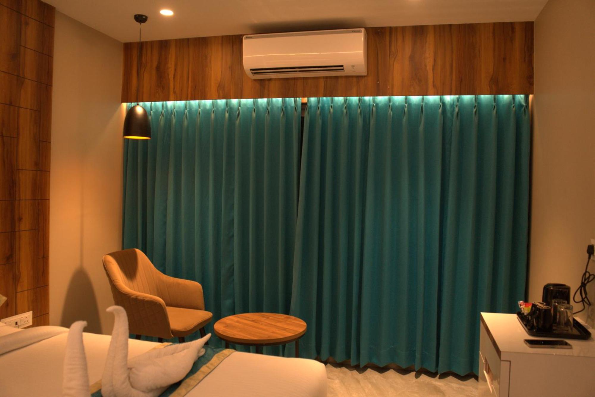 Hotel Tanisha Kishanganj ภายนอก รูปภาพ